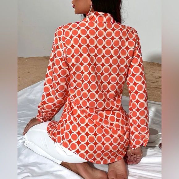 🧡 NWOT! Geometric Long Button Down Shirt - Picture 2 of 11